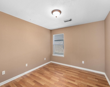 7206 Hollow Field Lane - Photo Thumbnail 21