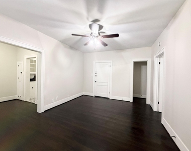 1126 Berthea Street - Photo Thumbnail 2