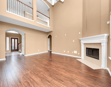 4703 Zachary Lane - Photo Thumbnail 4