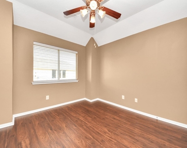 4703 Zachary Lane - Photo Thumbnail 20