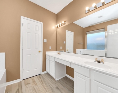 4703 Zachary Lane - Photo Thumbnail 13