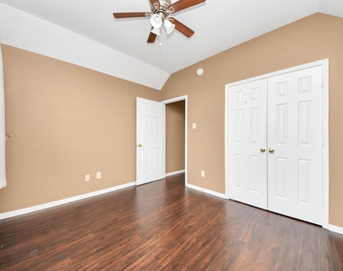 4703 Zachary Lane - Photo Thumbnail 18