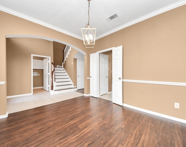 4703 Zachary Lane - Photo Thumbnail 3
