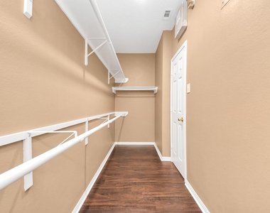 4703 Zachary Lane - Photo Thumbnail 14