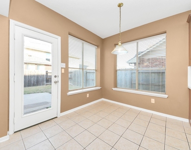 4703 Zachary Lane - Photo Thumbnail 8