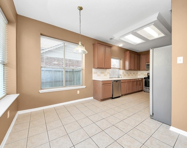 4703 Zachary Lane - Photo Thumbnail 7