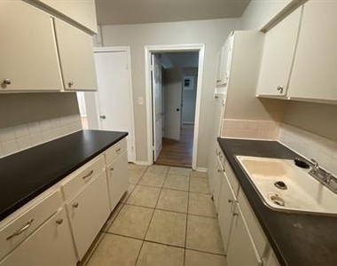 502 West Alabama Street - Photo Thumbnail 2