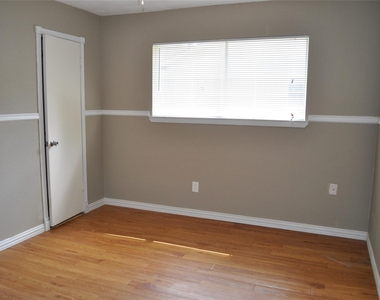 22411 Merrymount Drive - Photo Thumbnail 7