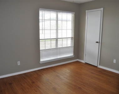22411 Merrymount Drive - Photo Thumbnail 6