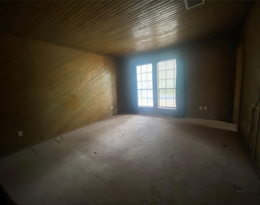 24605 Pools Creek E - Photo Thumbnail 12