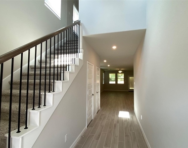 7059 Silverleaf Oak Street - Photo Thumbnail 4