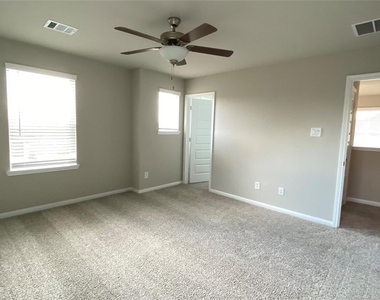 7059 Silverleaf Oak Street - Photo Thumbnail 20