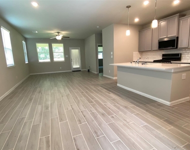 7059 Silverleaf Oak Street - Photo Thumbnail 5