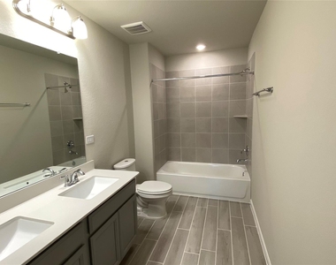7059 Silverleaf Oak Street - Photo Thumbnail 21