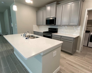 7059 Silverleaf Oak Street - Photo Thumbnail 6