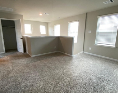 7059 Silverleaf Oak Street - Photo Thumbnail 25