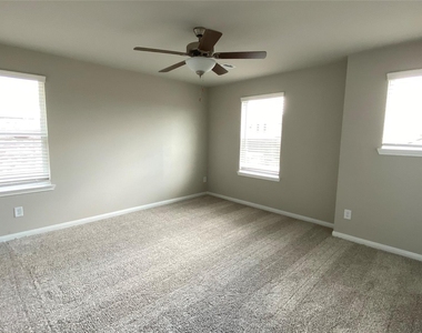 7059 Silverleaf Oak Street - Photo Thumbnail 19