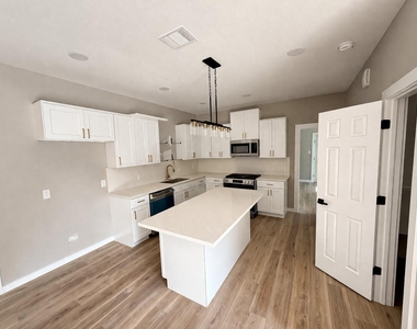 1422 W Willis Street - Photo Thumbnail 2