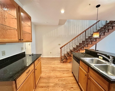 1602 Elgin Street - Photo Thumbnail 8