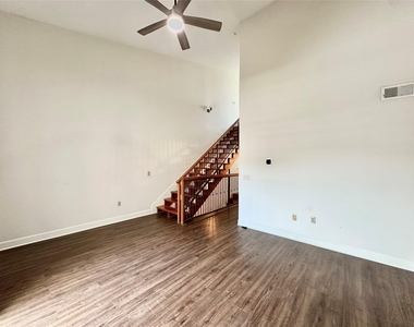 1602 Elgin Street - Photo Thumbnail 13