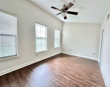 1602 Elgin Street - Photo Thumbnail 16