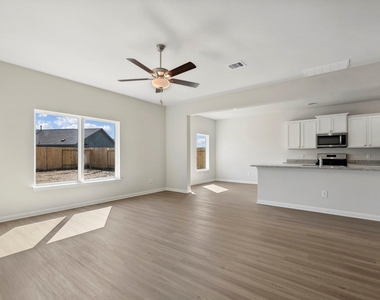 324 Fastboy Lane - Photo Thumbnail 2