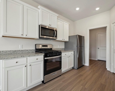 324 Fastboy Lane - Photo Thumbnail 7