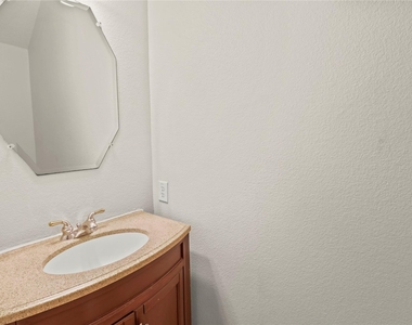 20510 Pioneer Bend Court - Photo Thumbnail 24