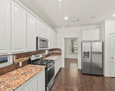 20510 Pioneer Bend Court - Photo Thumbnail 17