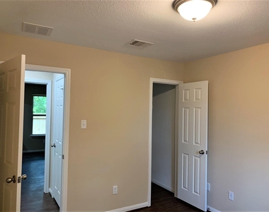 429 N Carolina Street - Photo Thumbnail 4