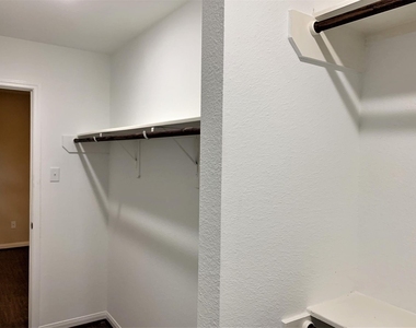 429 N Carolina Street - Photo Thumbnail 6