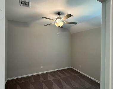 1562 Ancient Oak Lane - Photo Thumbnail 9