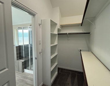 1562 Ancient Oak Lane - Photo Thumbnail 10