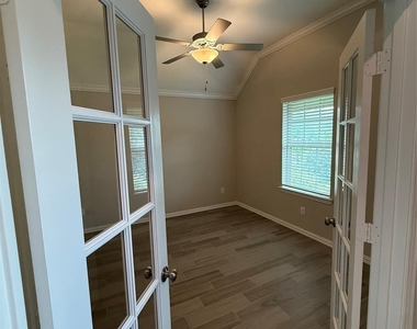 1562 Ancient Oak Lane - Photo Thumbnail 4