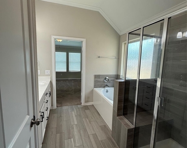 1562 Ancient Oak Lane - Photo Thumbnail 13