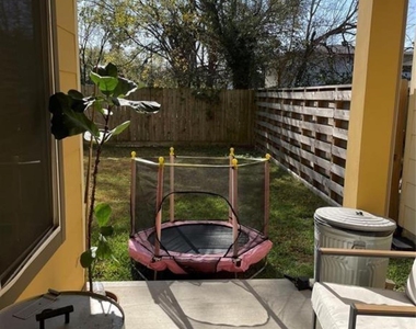 5204 Hershe Street - Photo Thumbnail 9