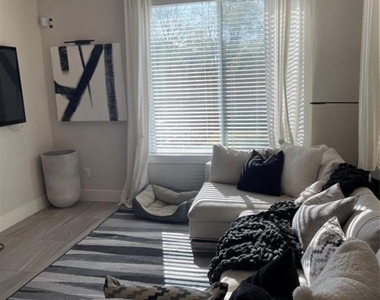 5204 Hershe Street - Photo Thumbnail 3