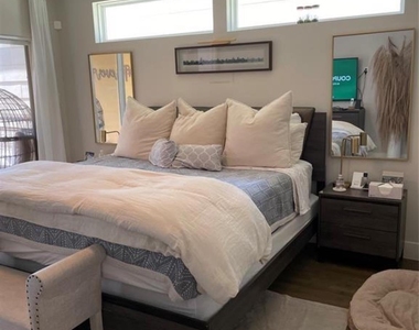 5204 Hershe Street - Photo Thumbnail 6