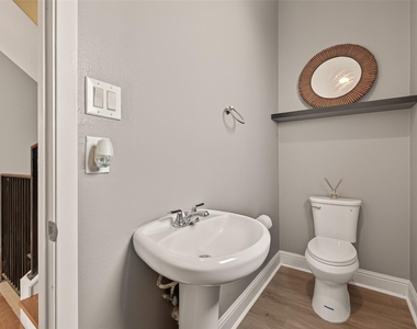1107 Saint Charles Street - Photo Thumbnail 18