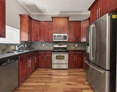 1107 Saint Charles Street - Photo Thumbnail 11