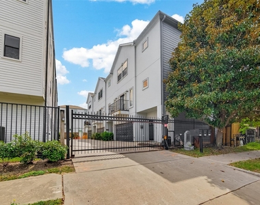 1107 Saint Charles Street - Photo Thumbnail 35