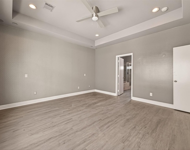 1107 Saint Charles Street - Photo Thumbnail 21
