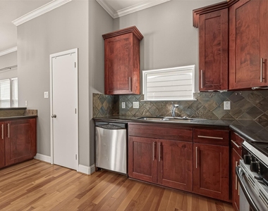 1107 Saint Charles Street - Photo Thumbnail 14