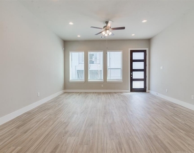7705 Rainbow Close Lane - Photo Thumbnail 2