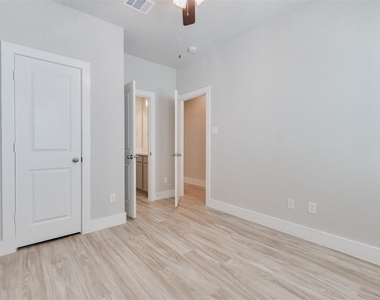 7705 Rainbow Close Lane - Photo Thumbnail 17