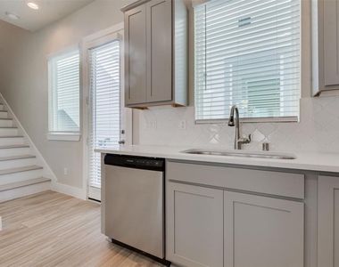 7705 Rainbow Close Lane - Photo Thumbnail 12