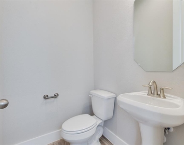 7705 Rainbow Close Lane - Photo Thumbnail 15