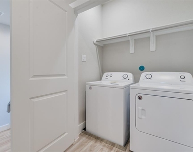 7705 Rainbow Close Lane - Photo Thumbnail 26