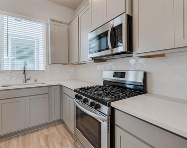7705 Rainbow Close Lane - Photo Thumbnail 9