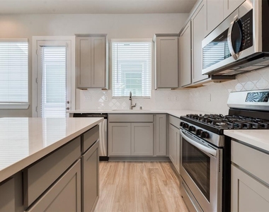 7705 Rainbow Close Lane - Photo Thumbnail 10